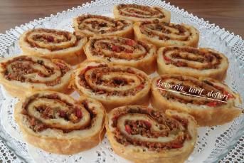 Nefis Lahmacun Böreği Tarifi