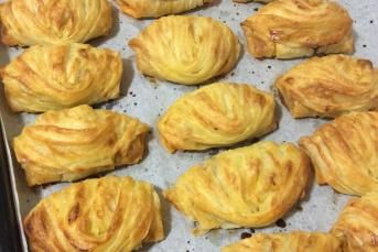 Yufkayla Midye Börek (Detaylı Resimli Anlatım)