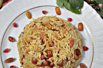 Yer Fıstığı Ve Narlı Pilav