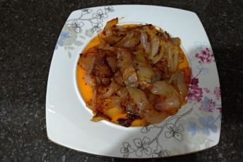 Kebapçılarda Gelen Soğanlı Garnitür Meze