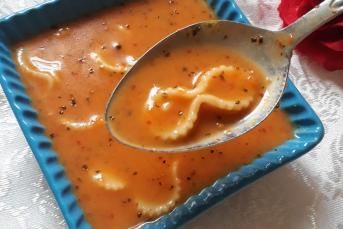 Makarnalı Domates Çorbası