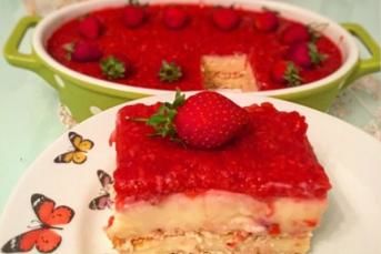 Çilek Soslu Sütlü Tatlı