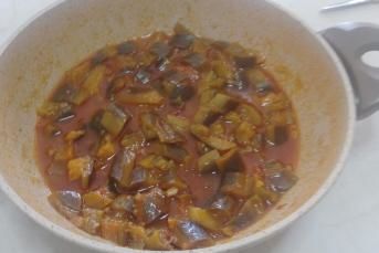 Kıymalı Patlıcan Yemeği Tarifi