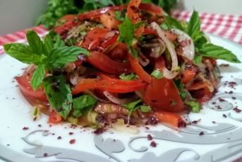 Adana Usulü Tezgah Kebapçısı Salatası