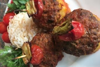 İçi Domatesli Köfte