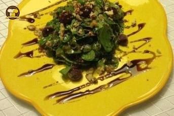 Kinoalı, Vişneli Semizotu Salatası