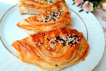 Dışı Çıtır İçi Yumuşak Midye Börek Tarifi