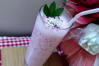 Çilekli Soğuk İçecek