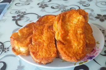 Kaşar Dolgulu Yumurtalı Ekmek