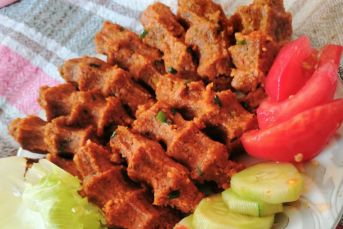 Ceviz Soslu Çiğ Köfte