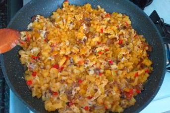 Kıymalı Biberli Patatesli Yumurta