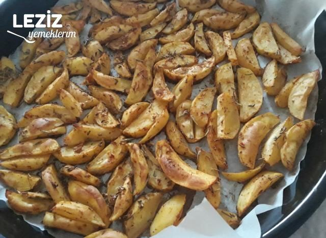 Bol Baharatlı Az Yağlı Elma Dilimi Patates