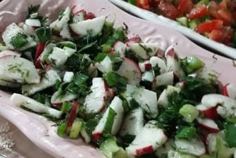 Çok Kolay Turp Salatası