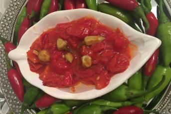 Acı Biber Soslu Turşu