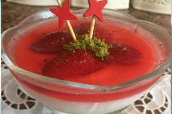 Çilekli Jöleli Sütlü Tatlı