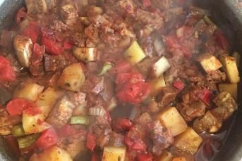 Fırında Sebzeli Et Yemeği