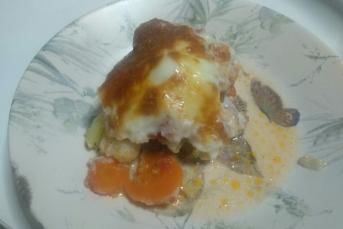 Fırında Beşamel Soslu Tavuklu Sebzeler