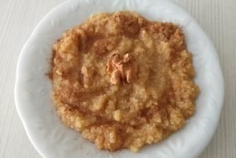 Cevizli İrmik Helvası (Bir Yemek Kaşığı Tereyağı İle)