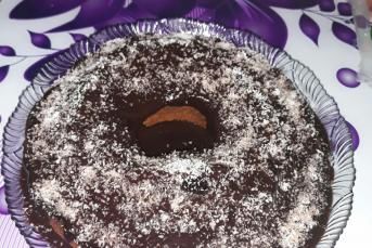 Hindistan Cevizli Çikolata Soslu Kek