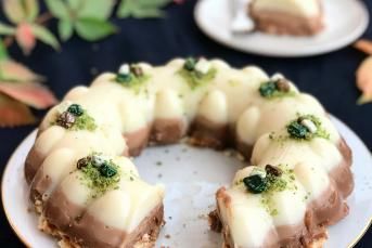 İki Renkli Sütlü Tatlı Tarifi