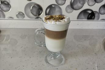 French Press İle Süt Köpürtme Ve 3 Katmanlı Bol Köpüklü Kahve