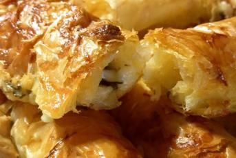 Baklava Yufkasından Çıtır Börek Nasıl Yapılır?