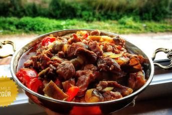 Fırında Kuzu Güveç