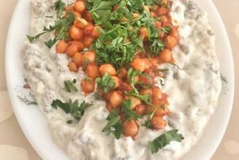 Nohutlu Yoğurtlu Patlıcan Mezesi