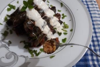 Harcı Pişen Bulgurlu Tavuklu Pazı Sarması