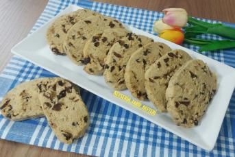 Kuru Üzümlü Damla Çikolatalı Cevizli Kurabiye