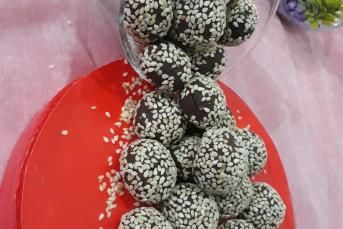 Susam Mantolu Kakaolu Misket Kurabiye