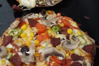 Bazlamadan 20 Dk Pratik Pizza Yapımı