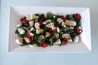 Bademli Ispanak Salatası