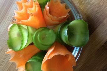 Havuç Ve Salatalık Gülleri