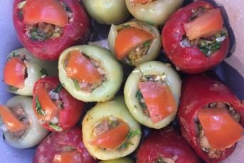 Tavuklu Sebzeli Biber Dolması