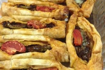 Yufkadan Kolay Kıymalı Pidecikler