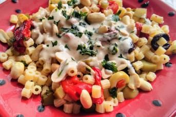 Tahin Soslu Makarna Salatası