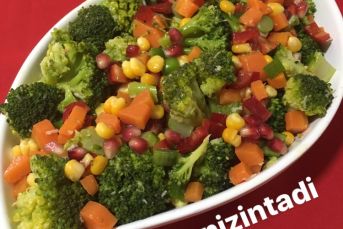 Narlı Brokoli Salatası