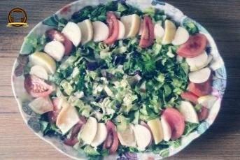 Nar Ekşili Marul Salatası