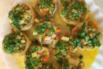 Bezelyeli Zeytinyağlı Çanak Kereviz Yemeği Tarifi