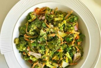 Sağlıklı Leziz Brokoli Salatası