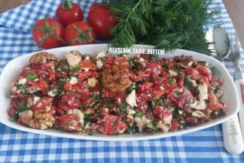 Kahvaltıya Köz Biberli Çökelekli Şahane Salata