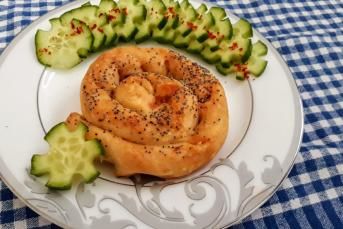 El Açması Peynirli Çıtır Gül Böreği