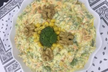 Havuçlu Mısırlı Brokoli Salatası