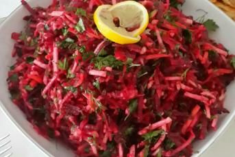 Pancarlı Karışık Salata