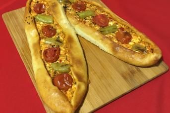 Evde Peynirli Pide Yapımı