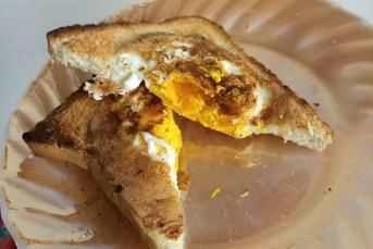 Tost Ekmeğinden Yumurtalı Ekmek Tarifi