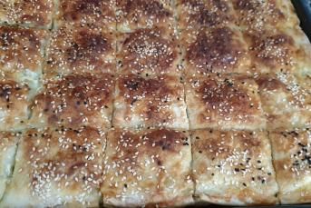 Hazır Yufkadan Nefis Peynirli Börek