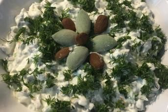 Yoğurtlu Çağla Badem Salatası