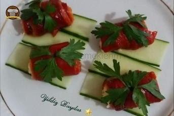 Közlenmiş Kırmızı Biber Sarması